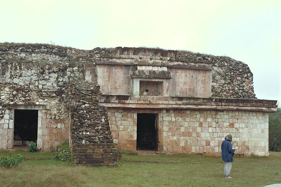 Chacmultun: Palace