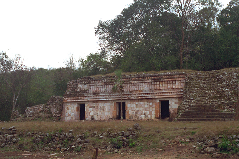 Chacmultun:  Cabalpak Group,  Building V