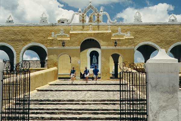 Izamal: Basilica of San Antonio de Padua