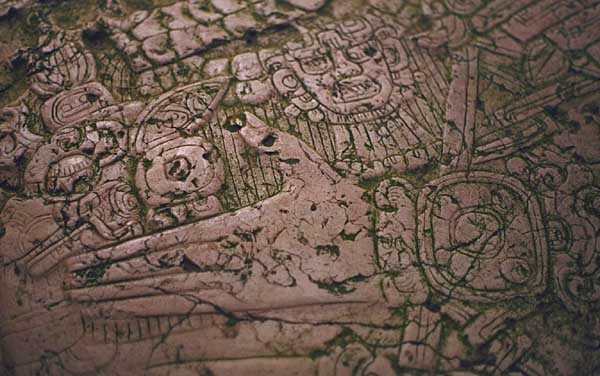 Lamanai, Stela 9