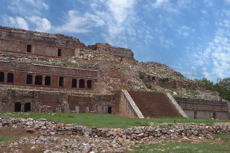Palace of Sayil, Grand Staircase