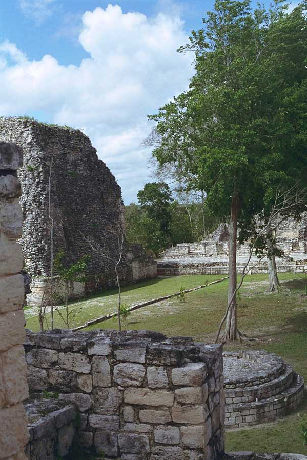 Becán: Southeast Plaza