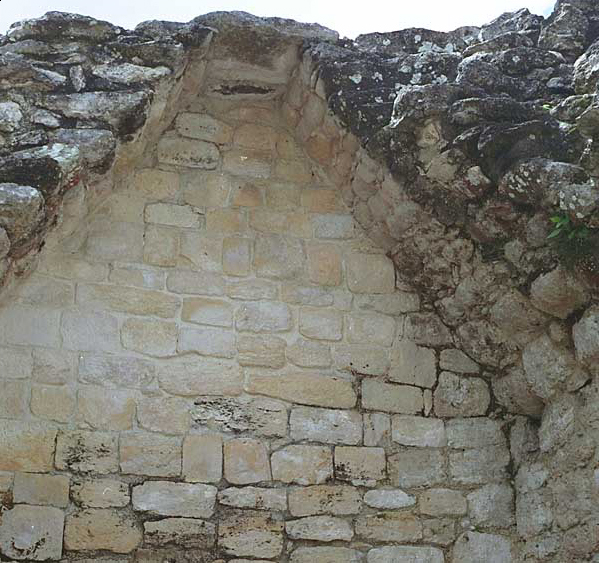 Becán: Ancient masonry