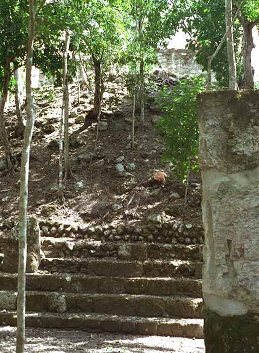 Structure IV-A, the northern temple of the Calakmul E-Group astronomical group