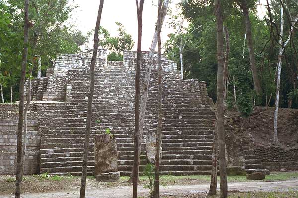 Structure IV-C, the southern temple of the Calakmul E-Group observatory