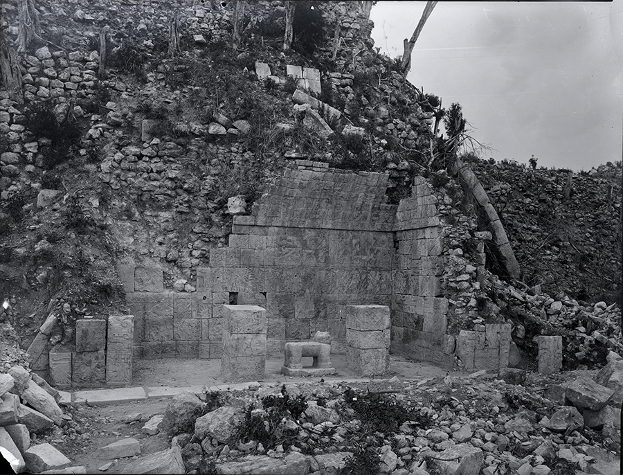 Maudslay’s 1889 photo of the ruined Scultpured Chamber (Temple E) at Great Ballcourt, Chichén Itzá