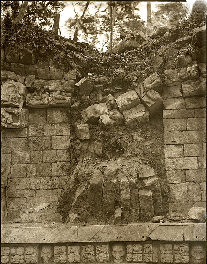 Maudslay photo from 1890 of collapsed Temple 22