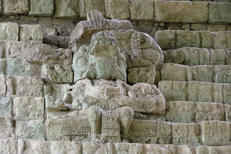 Ruler 12 at Hieroglyphic Staircase