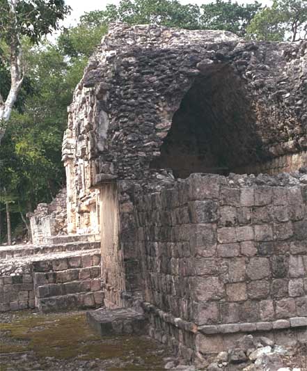 Ruined state of the east lateral wing in 2003
