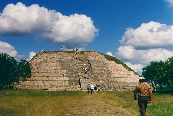 The grassy upper platform of the Kinich Kak Mo pyramid