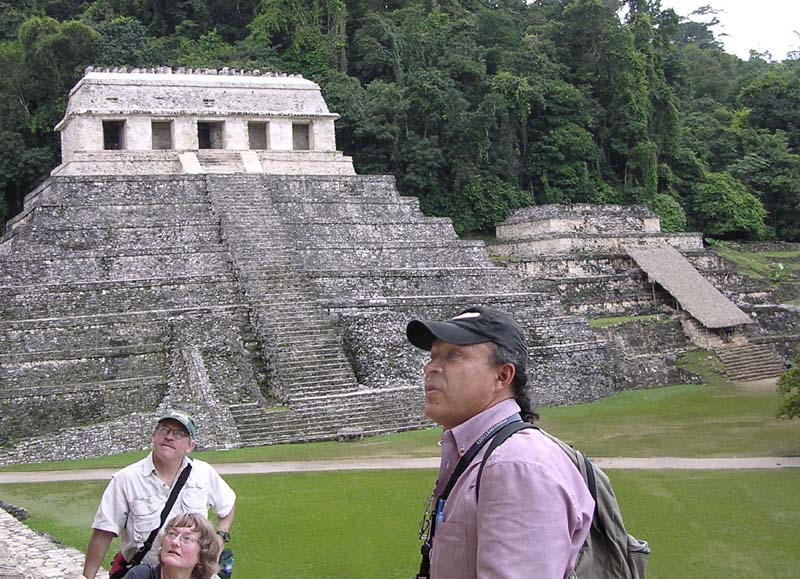 Stucco figures on Palace piers