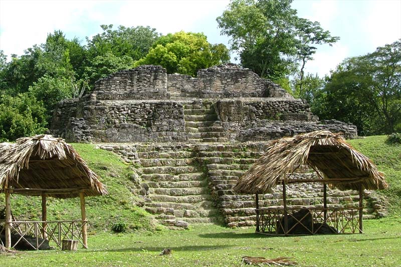 The sun rose over Temple E-II on vernal and eqinoxes