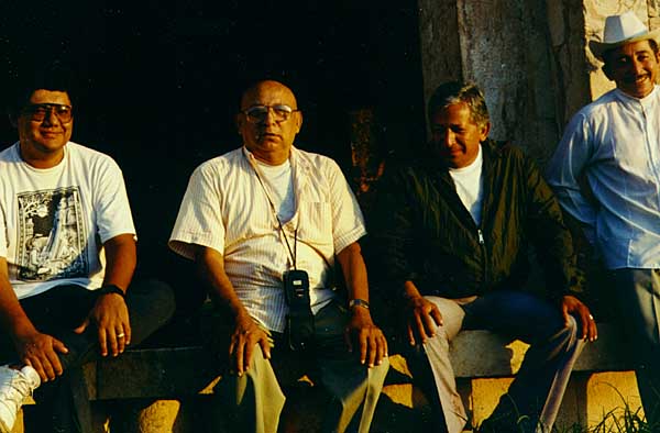 Astroastronomer Victor Segovia, center