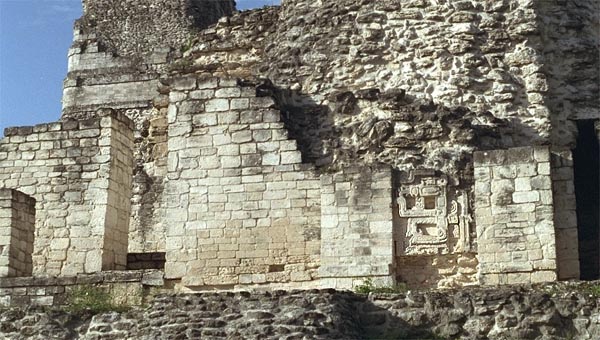 Xpujil: Str. 1 detail